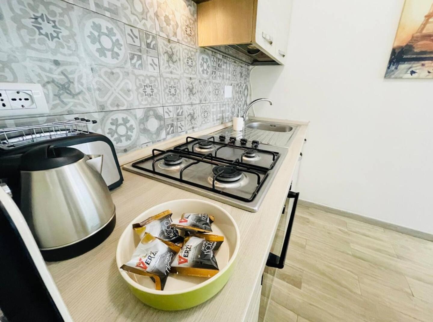 Porta Palazzo 15 Min - Suite Con Netflix & Wi-Fi Turijn Buitenkant foto